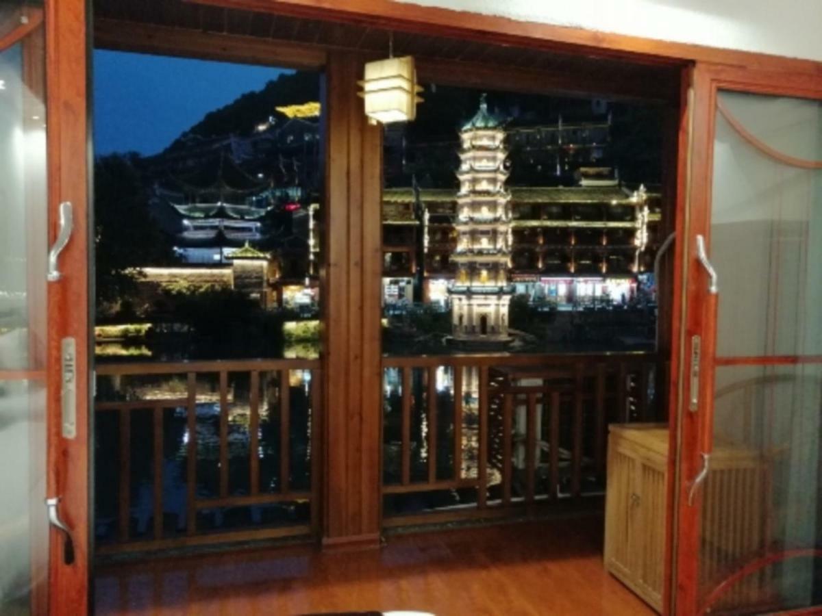 沱江缘民宿 Fenghuang Eksteriør bilde