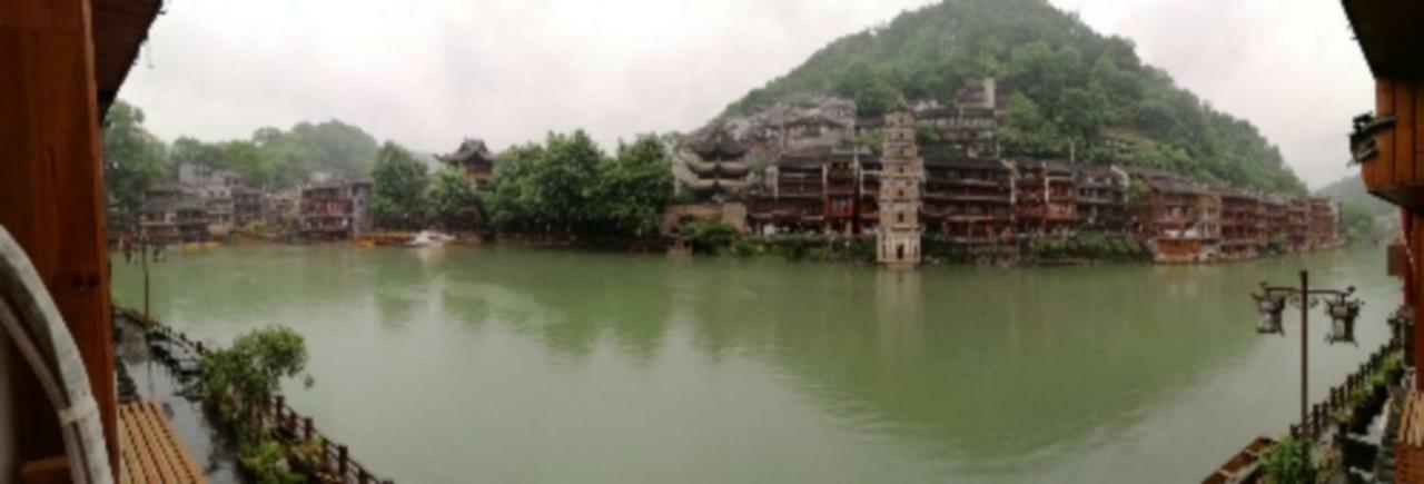 沱江缘民宿 Fenghuang Eksteriør bilde