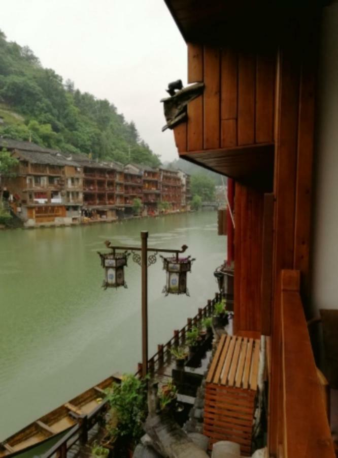 沱江缘民宿 Fenghuang Eksteriør bilde